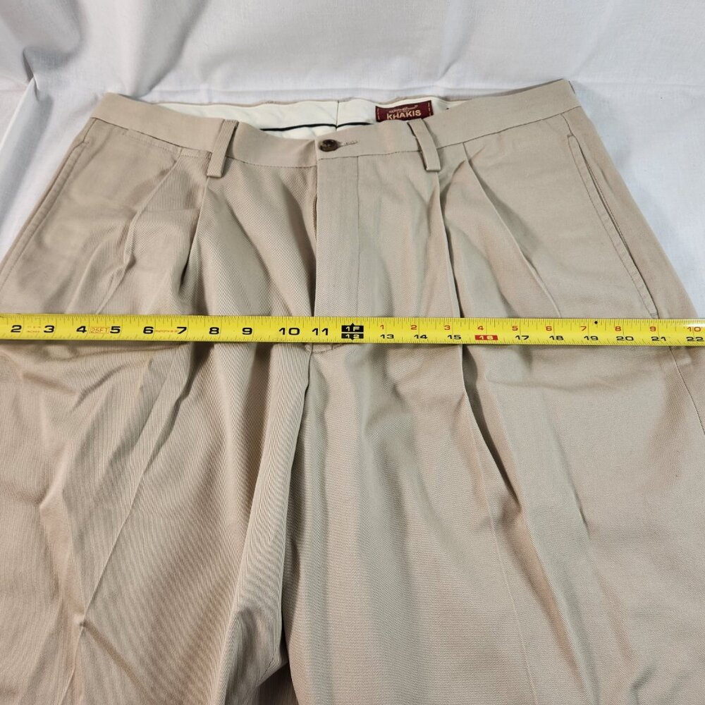 Eddie Bauer Nano-Care Relaxed Fit Khaki Pants Men’s Sz 36 (Actual 34) Pleated - Picture 4 of 12